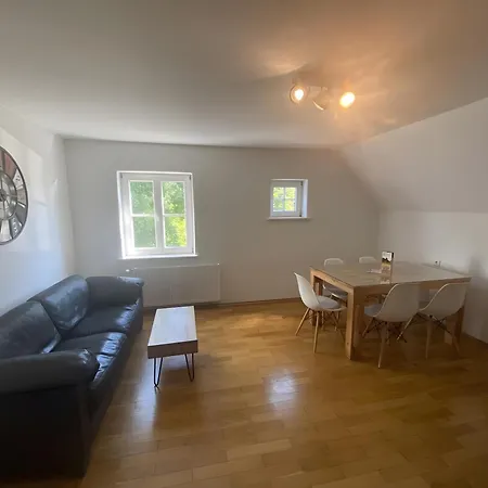 Mit Giebelzimmer Apartmán *