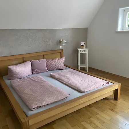 Mit Giebelzimmer