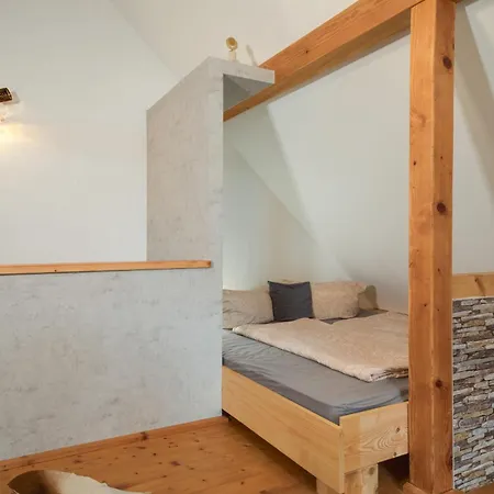 Mit Giebelzimmer