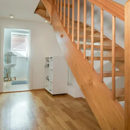 Mit Giebelzimmer Apartamento *