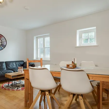 Mit Giebelzimmer Apartamento *