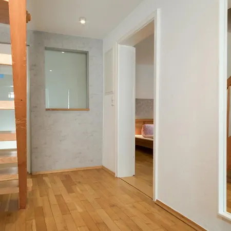 Mit Giebelzimmer Apartamento *