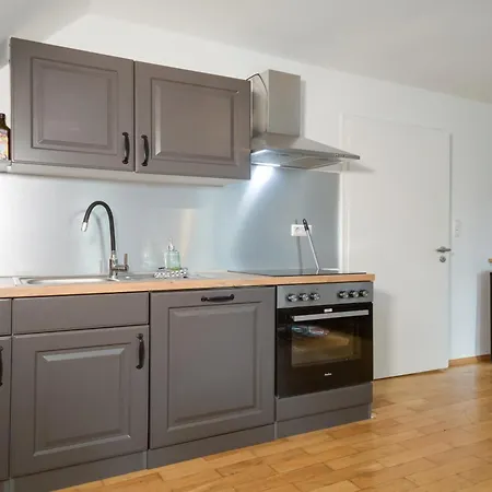 Mit Giebelzimmer *