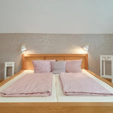 Mit Giebelzimmer