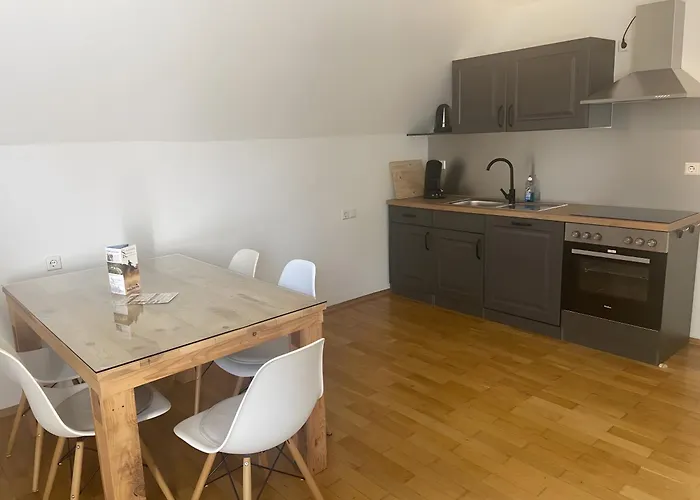 Appartamento Mit Giebelzimmer *